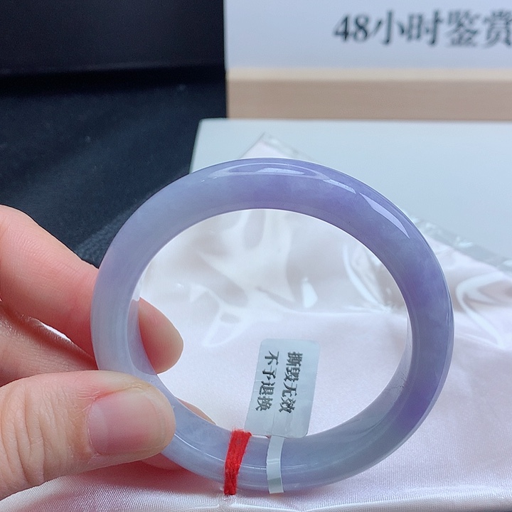 翡翠手镯未镶嵌57圈口