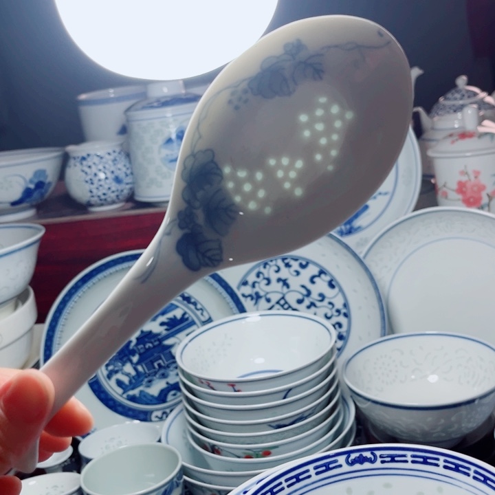 青花玲珑大汤勺葡萄