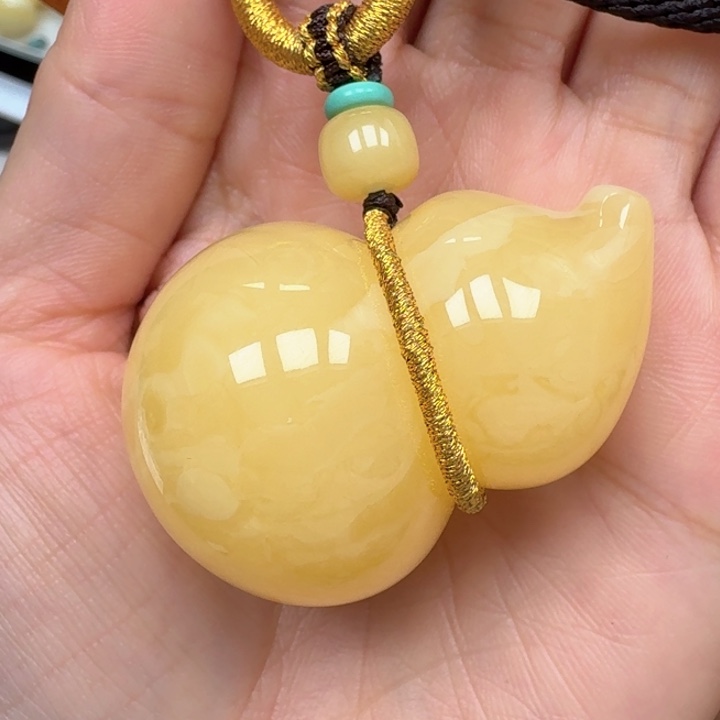琥珀未镶嵌珠宝奇石吊坠