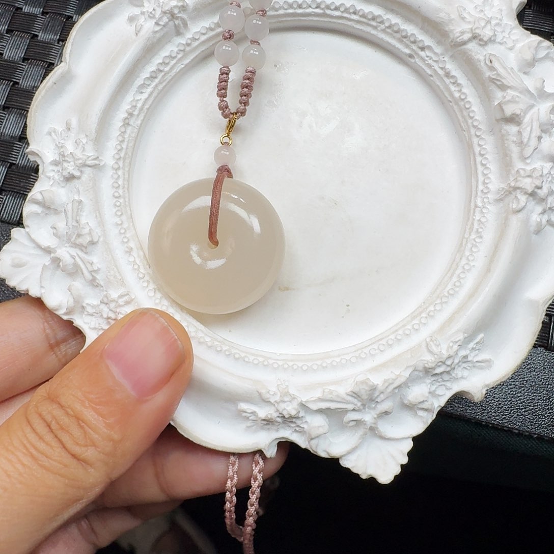 和田玉颈饰未镶嵌和*