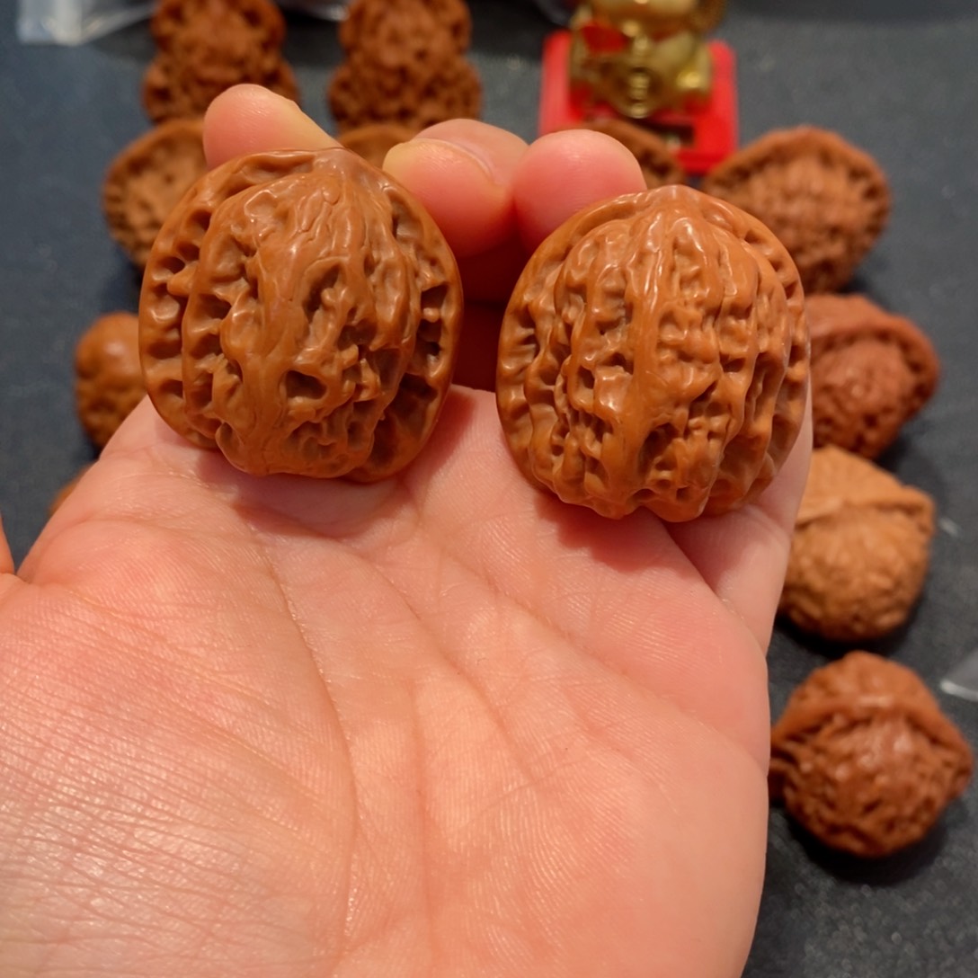 文玩核桃把件野狼