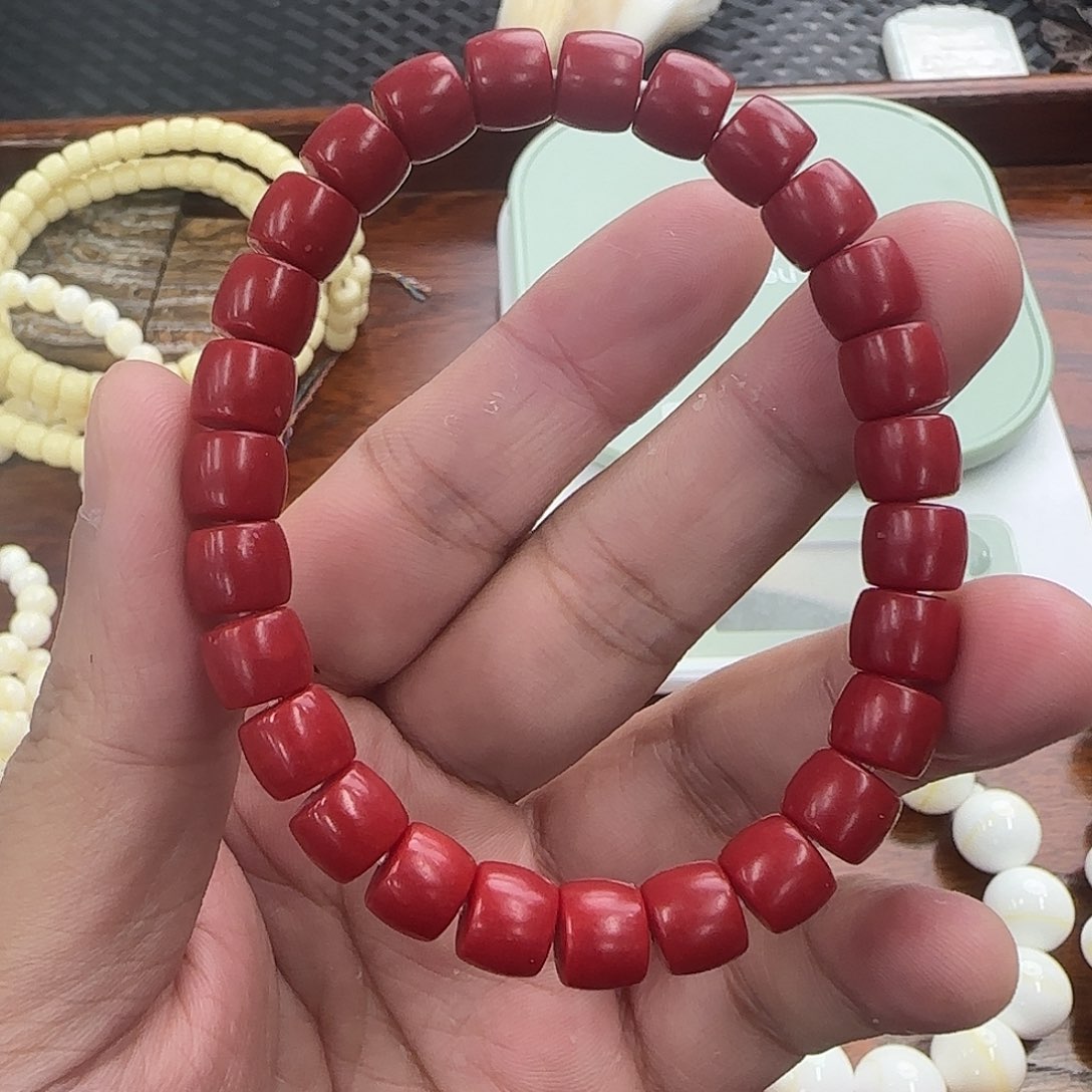 白玉菩提手串8直切红色3