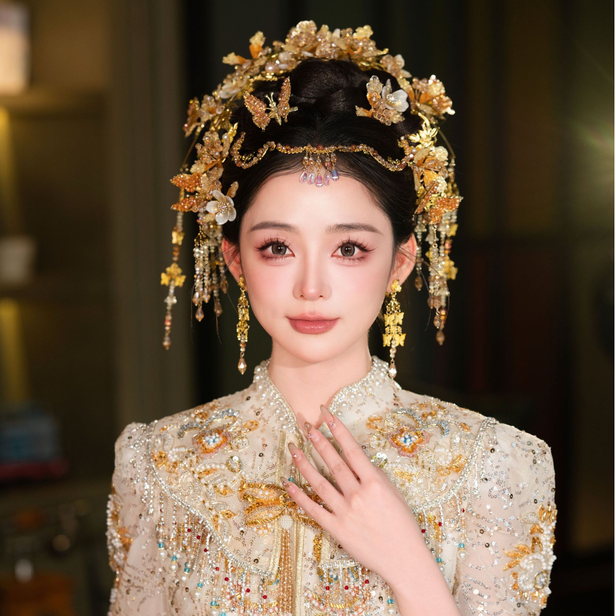 Z8168传统中式婚礼复古龙凤褂秀禾香槟色凤冠手工新娘结婚发饰