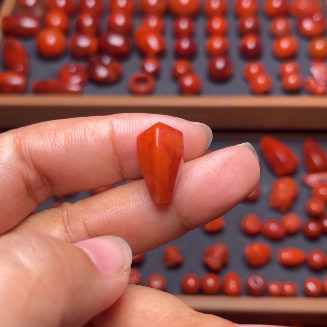 南红玛瑙配饰未镶嵌鲨鱼呗三通卡10.2mm