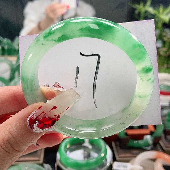 石英质玉手镯未镶嵌天然A货非洲翠手镯