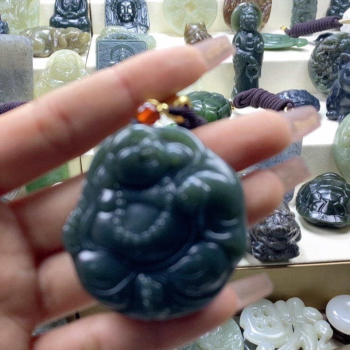 和田玉颈饰未镶嵌