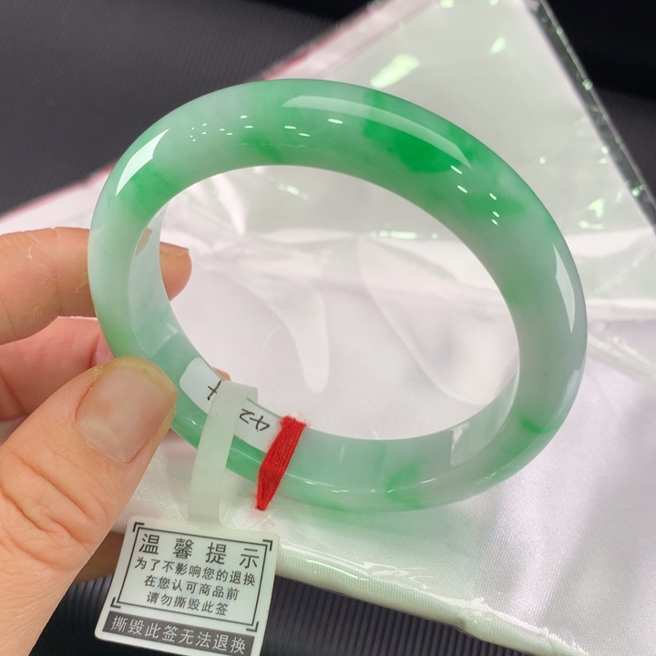 翡翠未镶嵌手镯正圈57