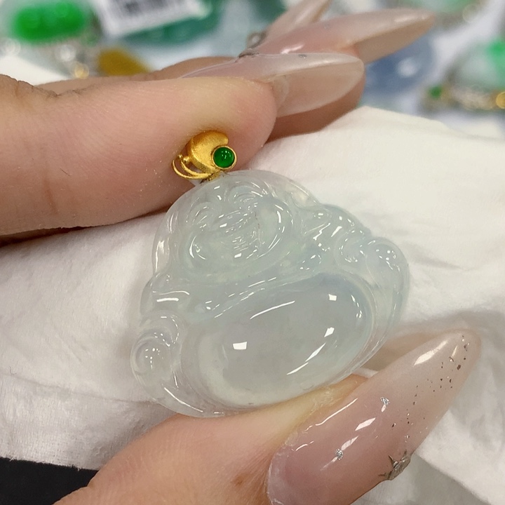 翡翠18K金镶嵌颈饰