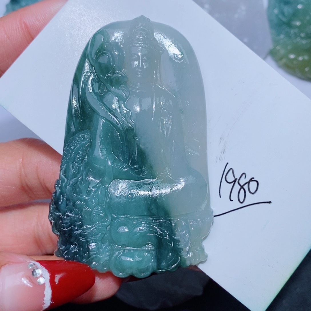 定制翡翠吊坠未镶嵌峰*