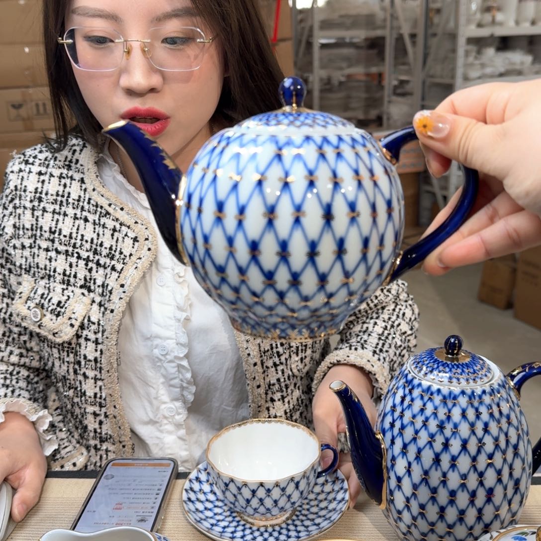 美*鹅钴蓝网纹茶壶1个