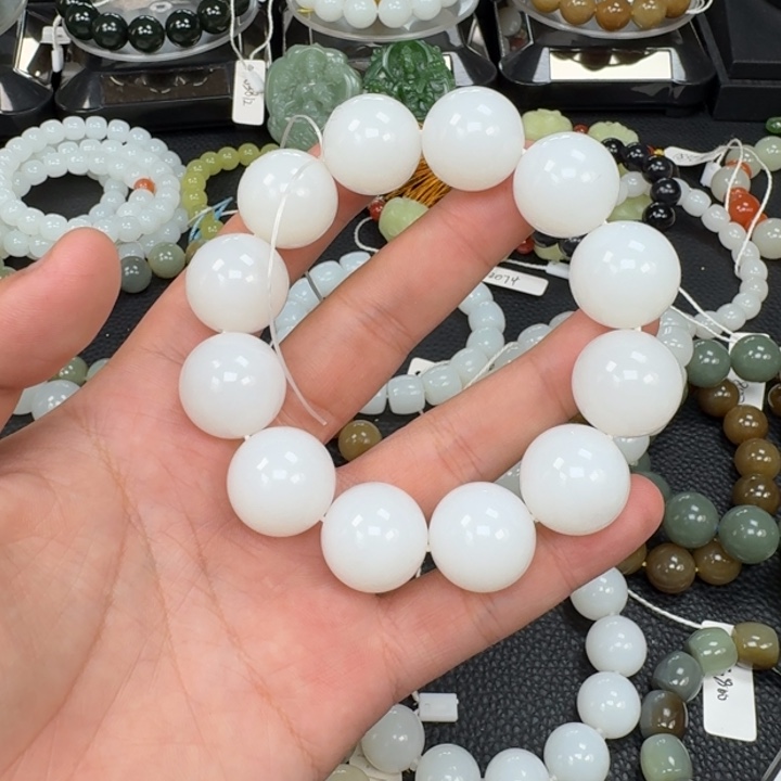 和田玉未镶嵌手串