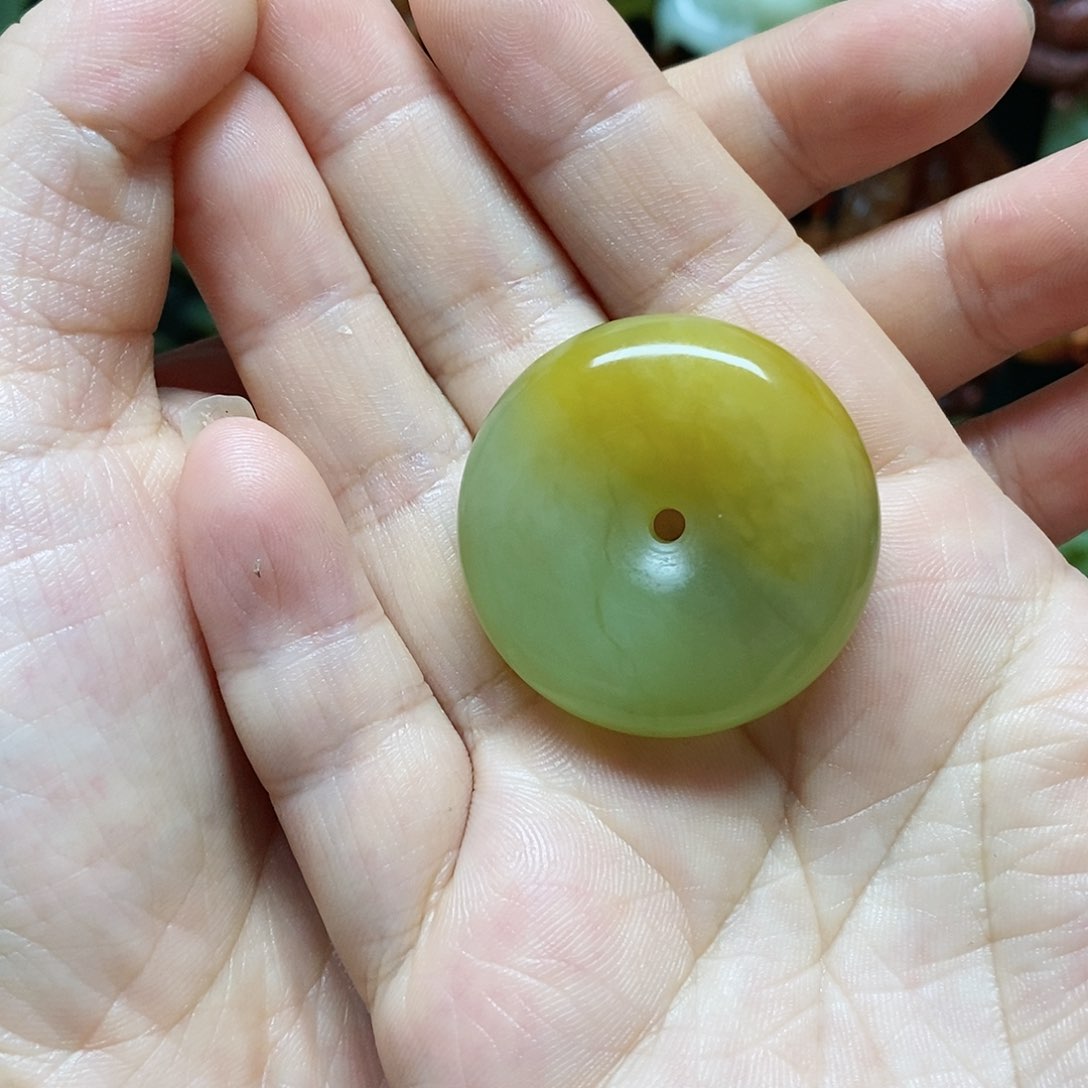 未镶嵌岫玉吊坠(赠链)