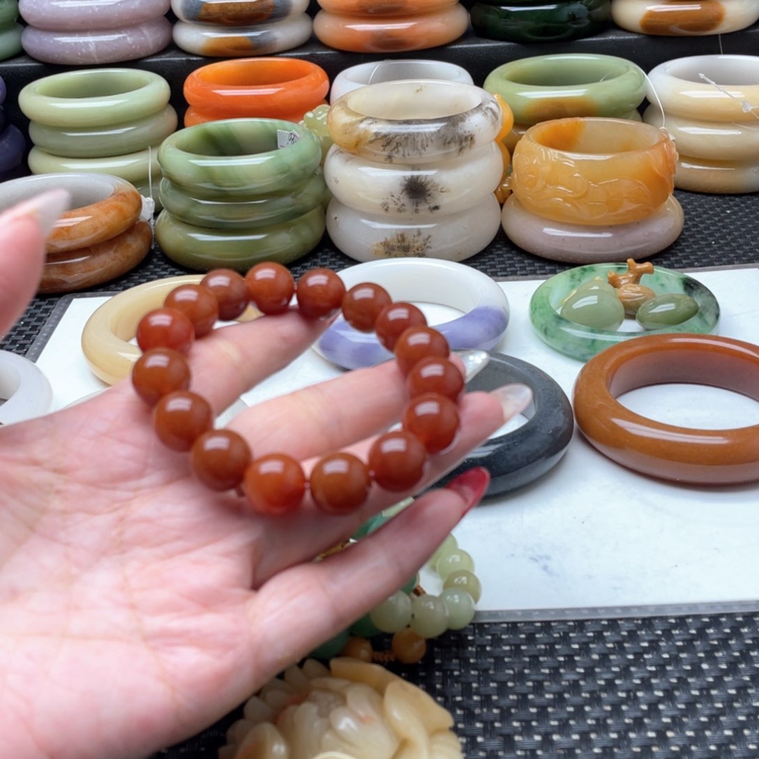 石英质玉手镯未镶嵌