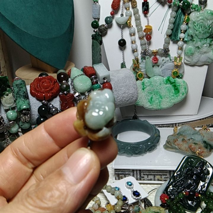 翡翠吊坠(赠链)未镶嵌ℳ****?