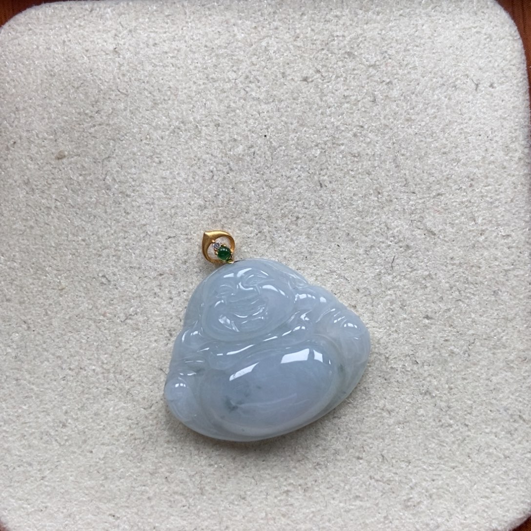 翡翠未镶嵌颈饰佛公