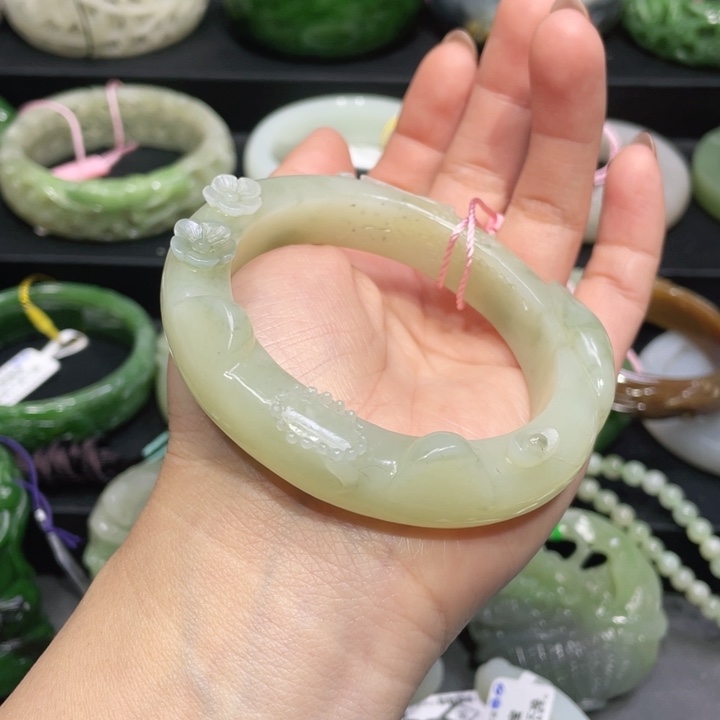 和田玉手镯57圈口 编号43未镶嵌