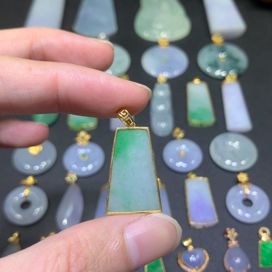 翡翠18K金镶嵌吊坠(不含链)