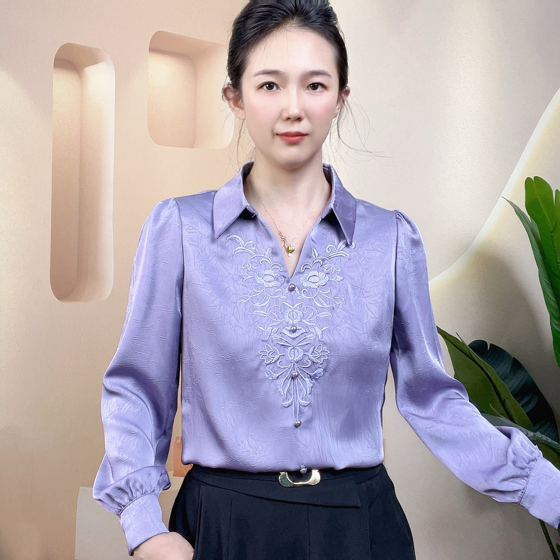 长袖秋季新款衬衫女刺绣设计感女士绣花上衣套头显瘦气质衬衫