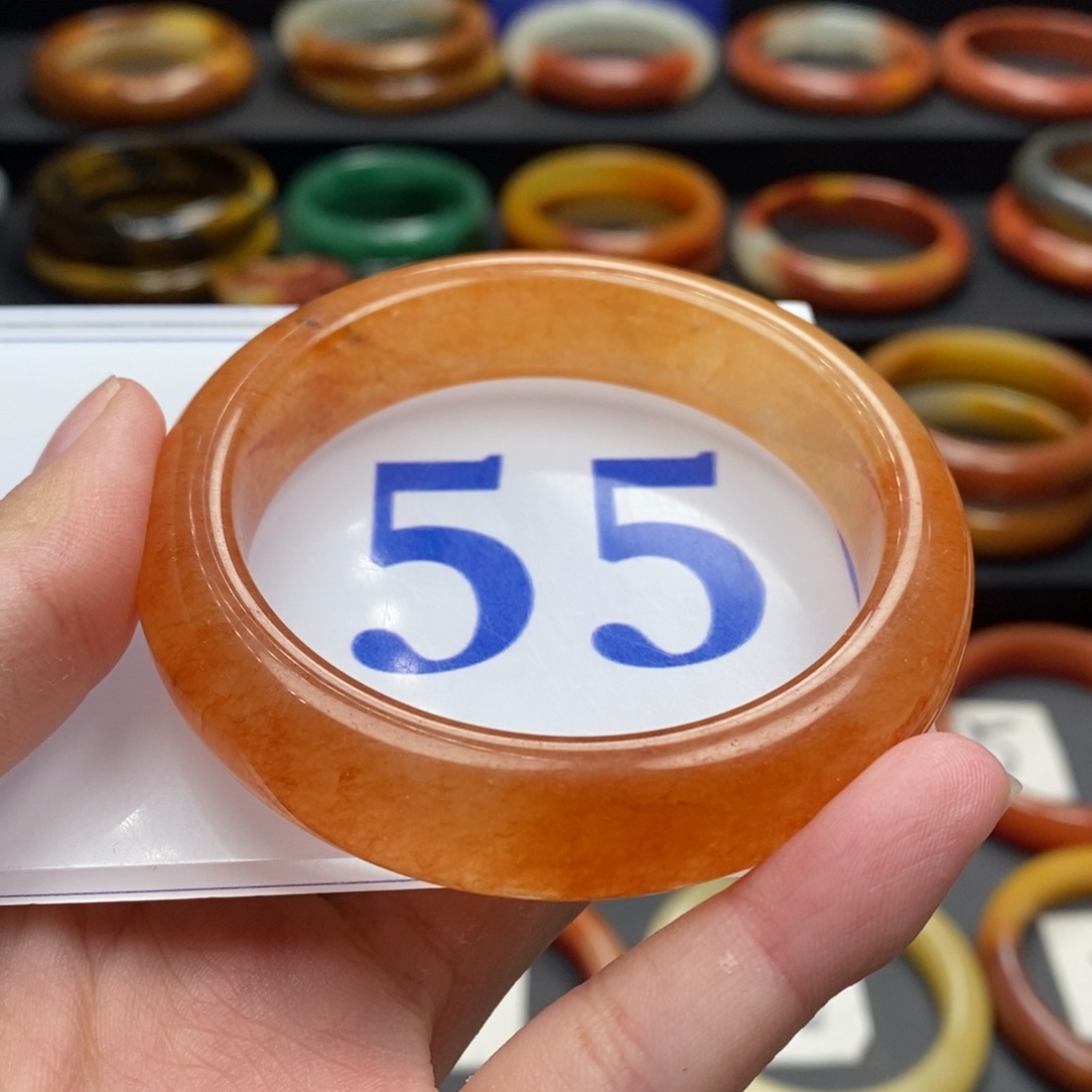 石英质玉（黄龙玉）手镯微瑕未镶嵌