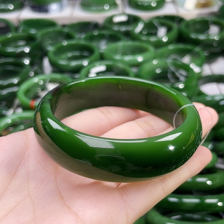 未镶嵌手镯和田玉（碧玉）