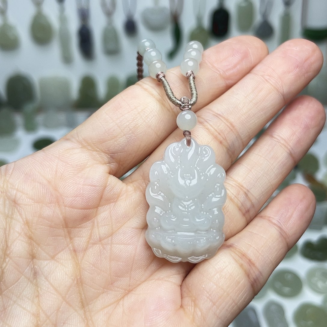 颈饰未镶嵌和田玉妍*