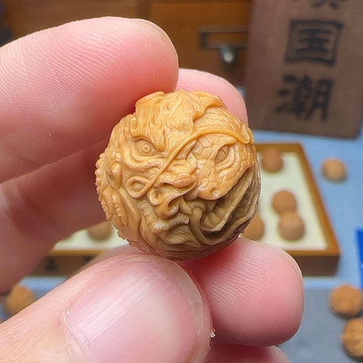 吊坠猴头核桃蛇化龙