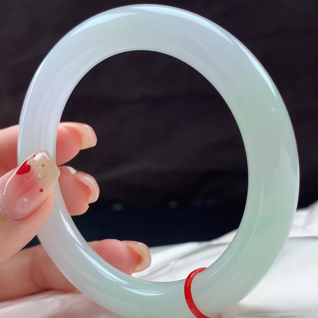 翡翠手镯未镶嵌431907，