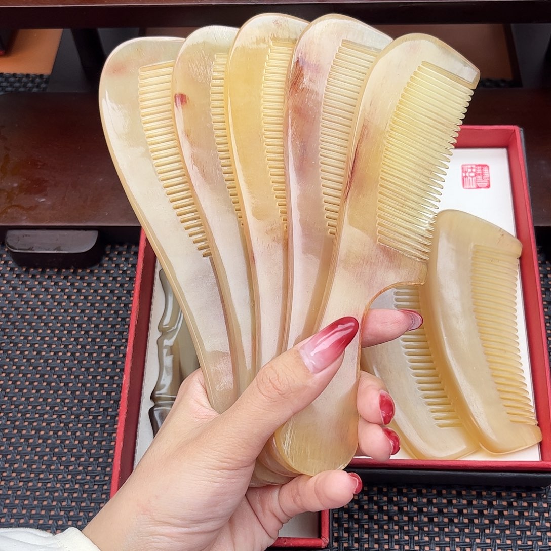 手工制作纯牛角梳子