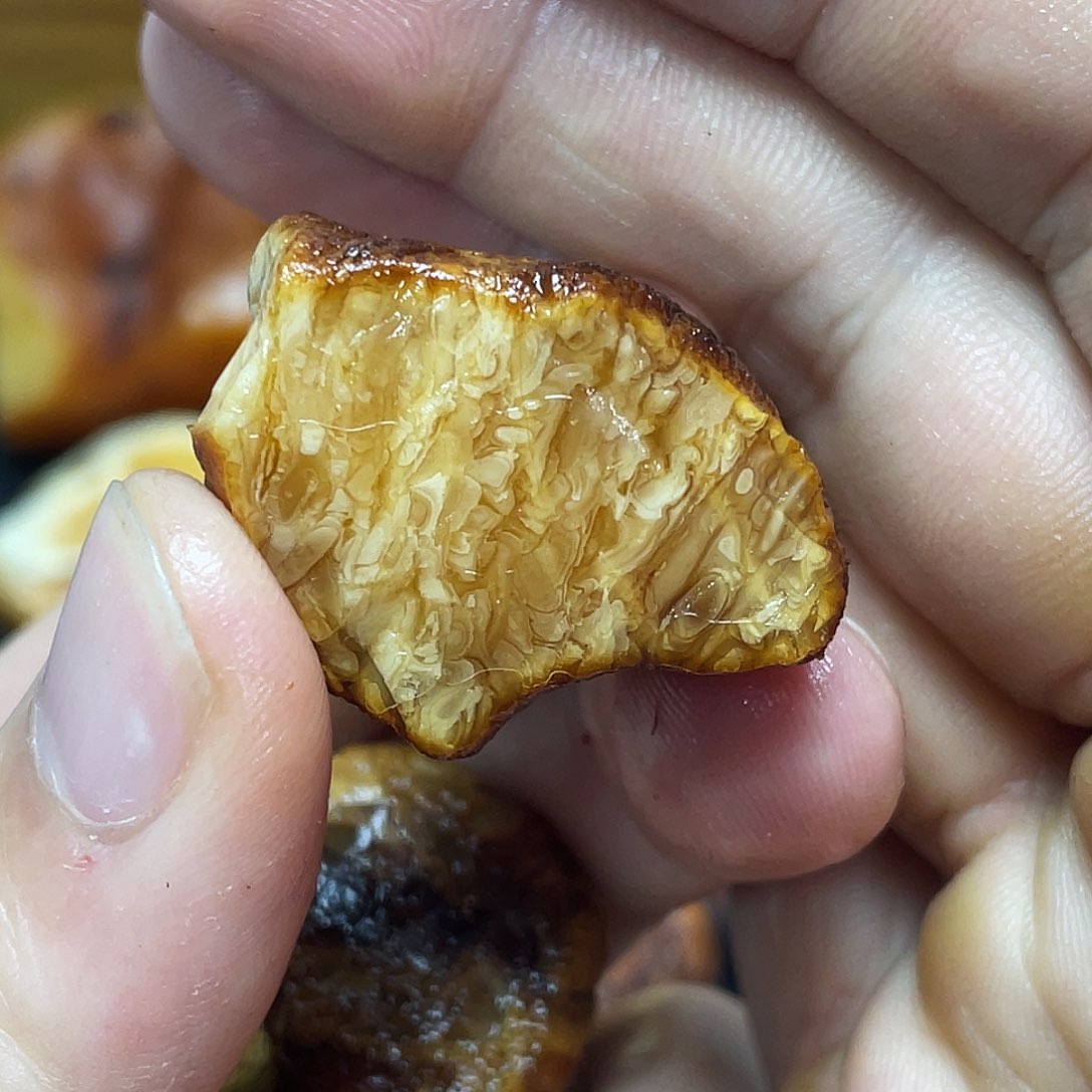 未镶嵌定制琥珀黑***光