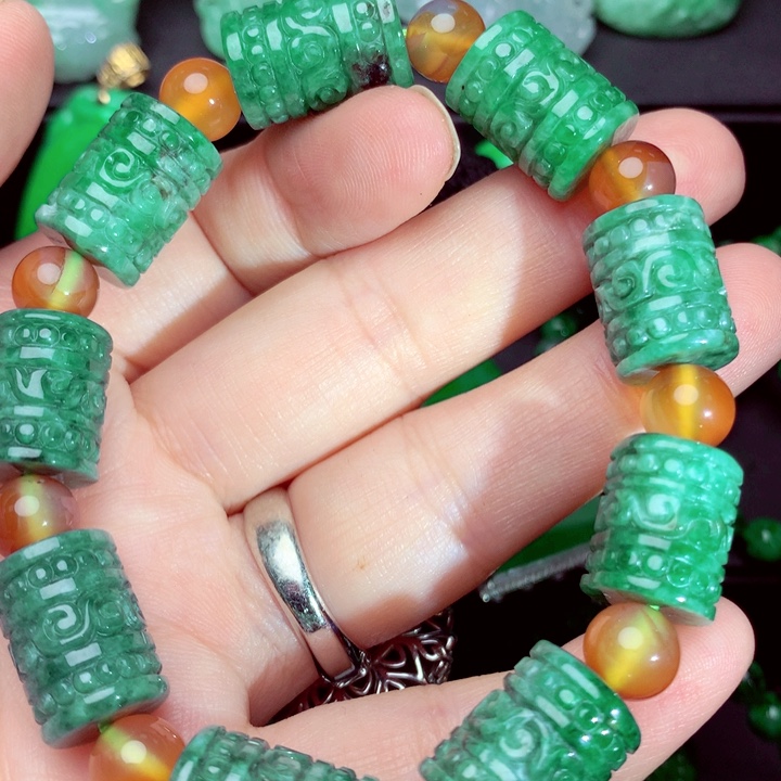 翡翠未镶嵌毛衣链