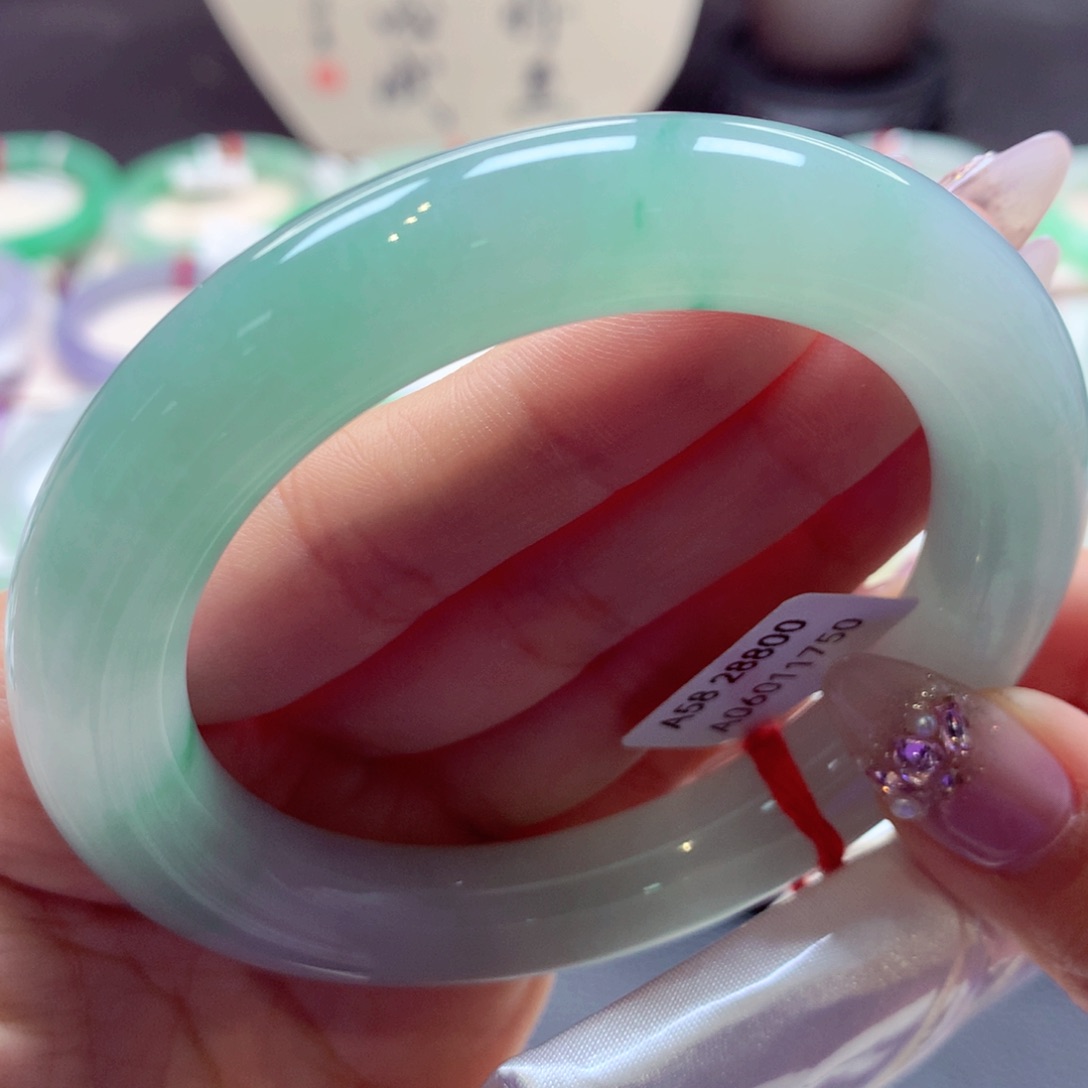 翡翠手镯未镶嵌28翡翠手镯99