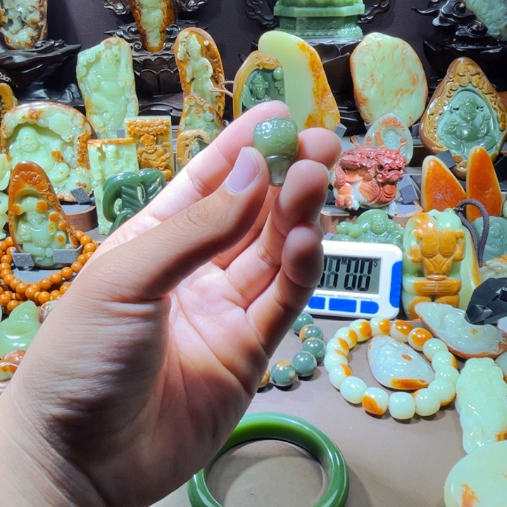 透闪石质玉未镶嵌珠宝奇石万**意