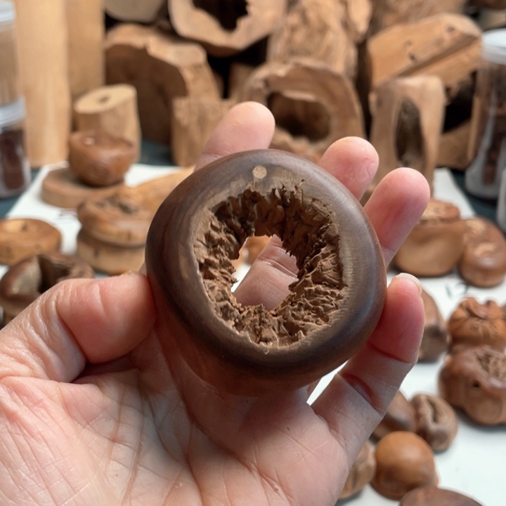 卡***.檀香木原汁原味老山檀香