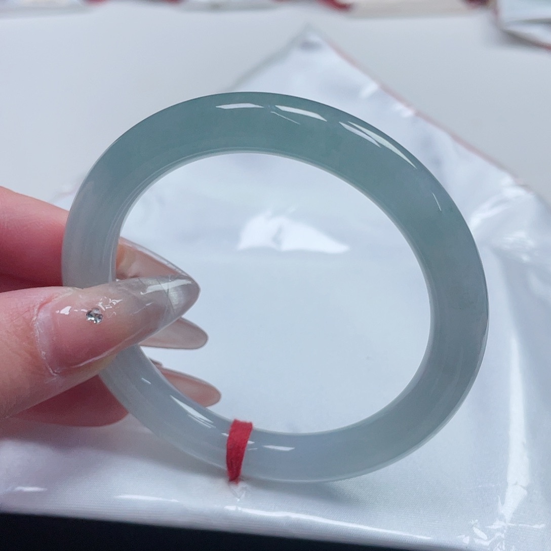 翡翠手镯未镶嵌缅甸