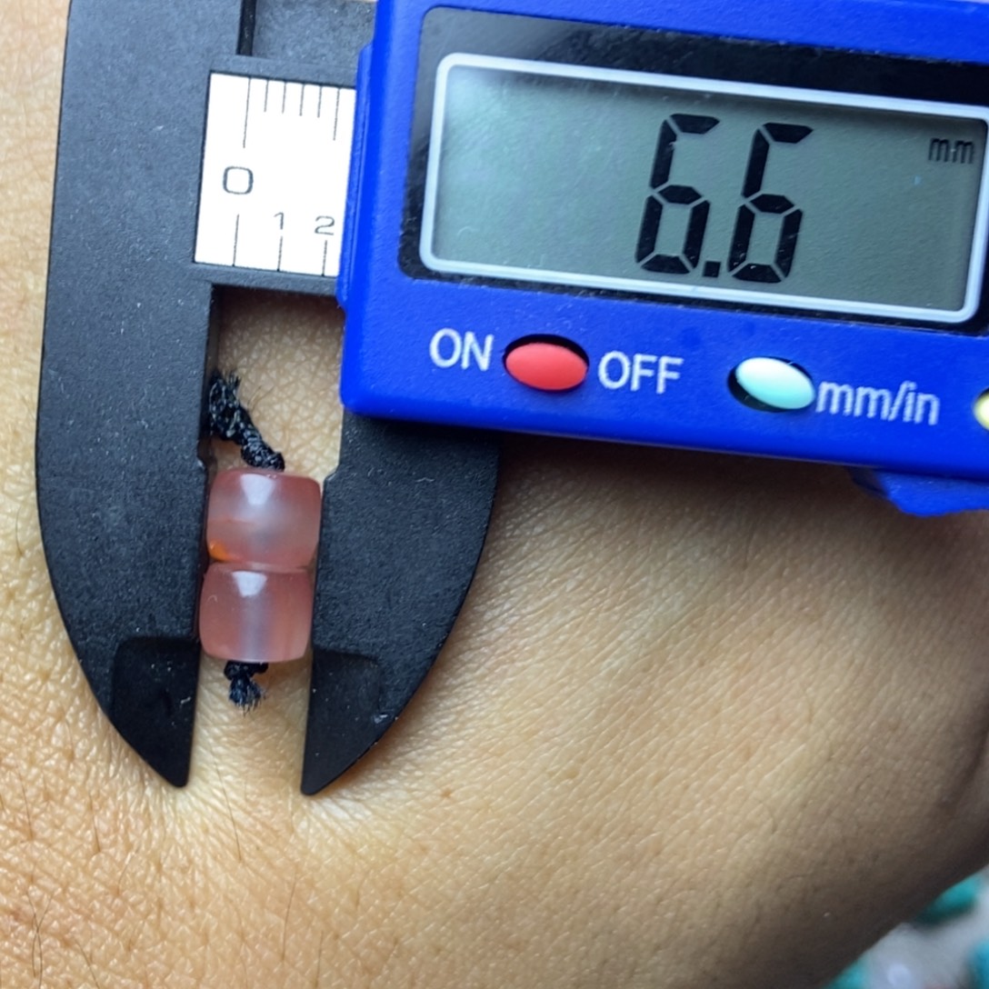 南红玛瑙未镶嵌南红玛瑙有瑕疵