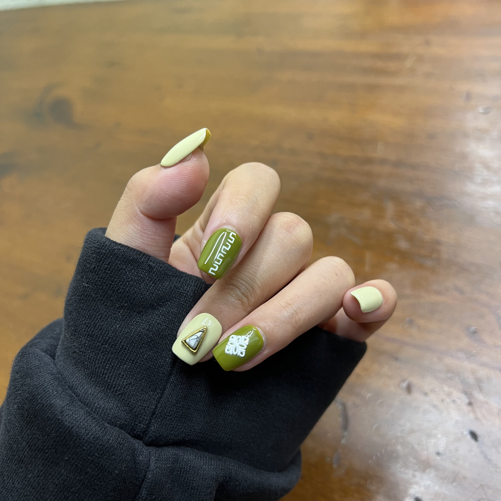 藏式款绿色穿戴甲显白百搭 