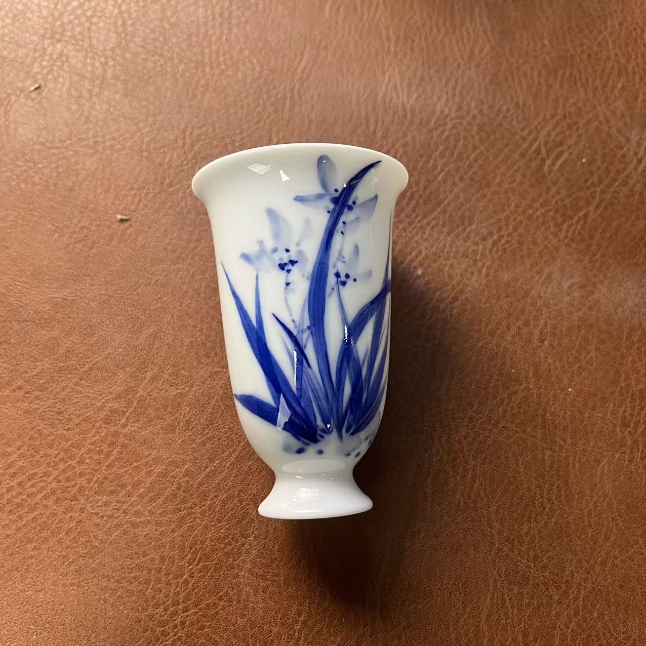 正春堂青花兰花图闻香杯