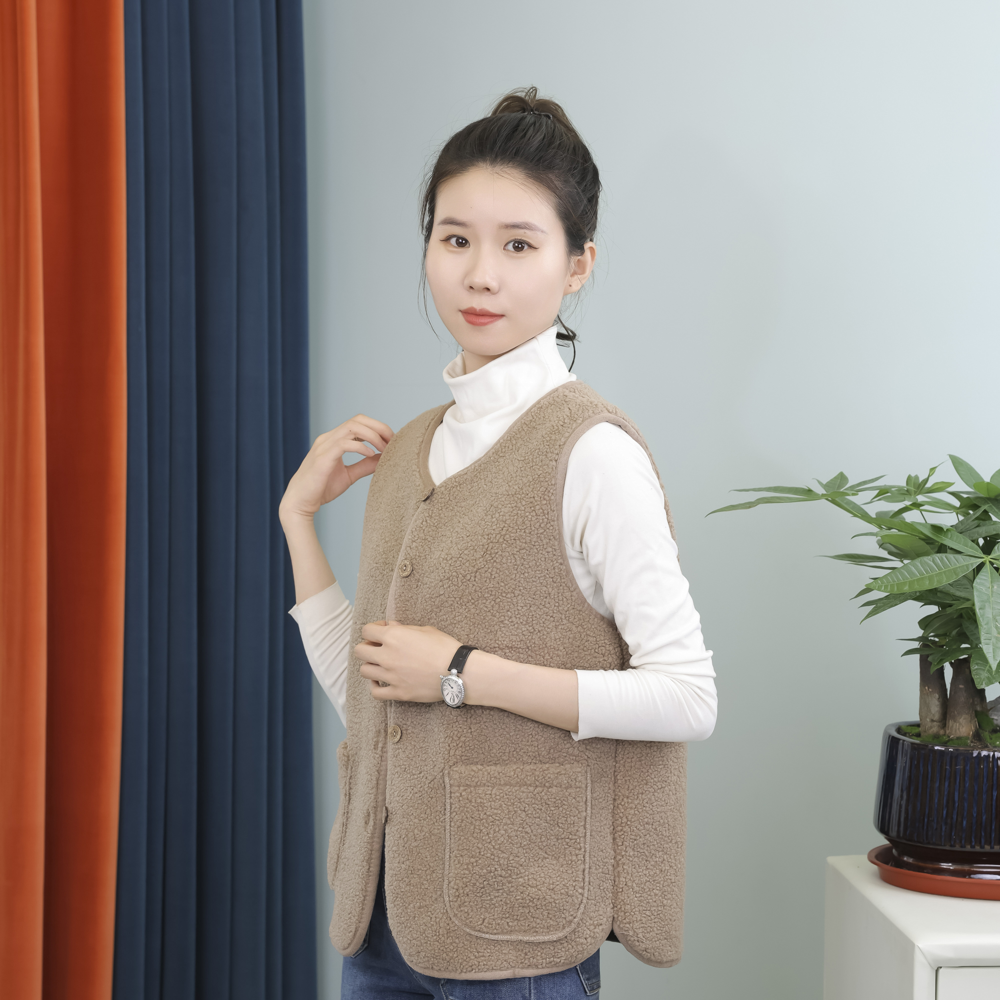 2024新款加厚羊羔绒毛马甲秋冬百搭妈妈装气质保暖修身女士马甲