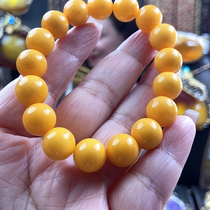 琥珀未镶嵌手链鸡油黄手串