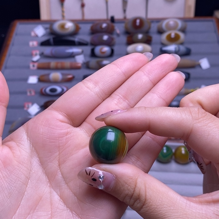 紫***v玛瑙/玉髓未镶嵌颈饰