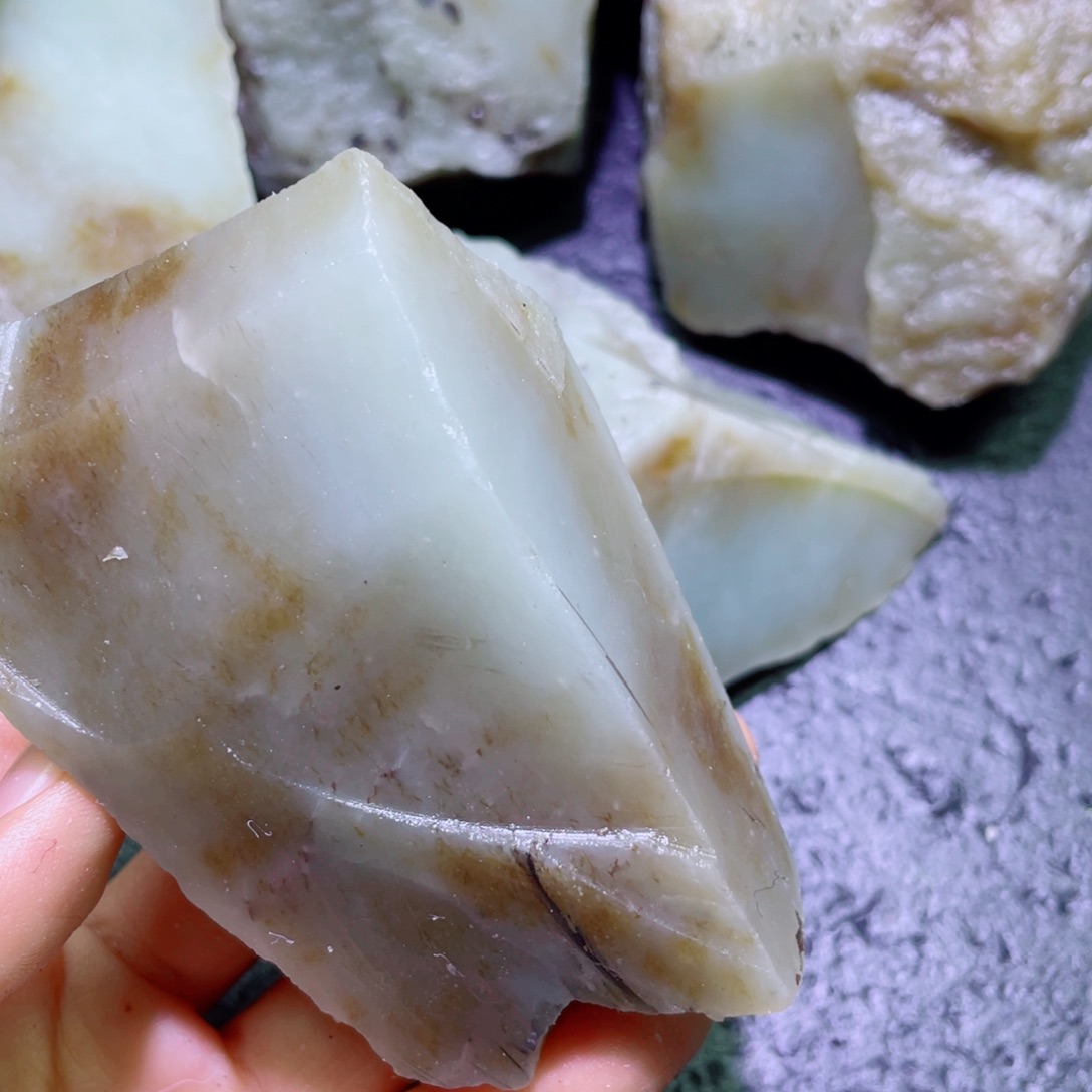 石***）和田玉未镶嵌珠宝半成品