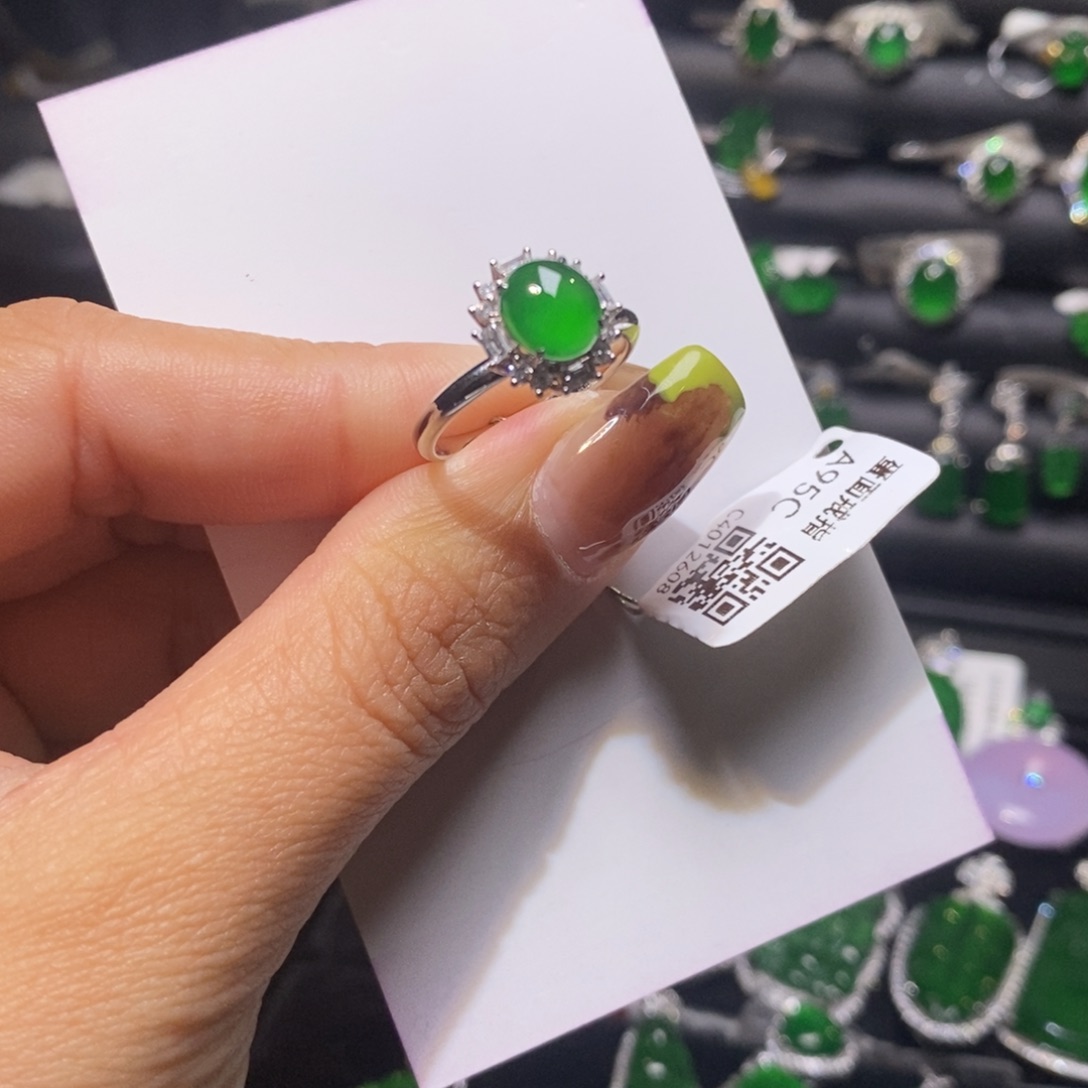 翡翠戒指18K金镶嵌蛋面戒指