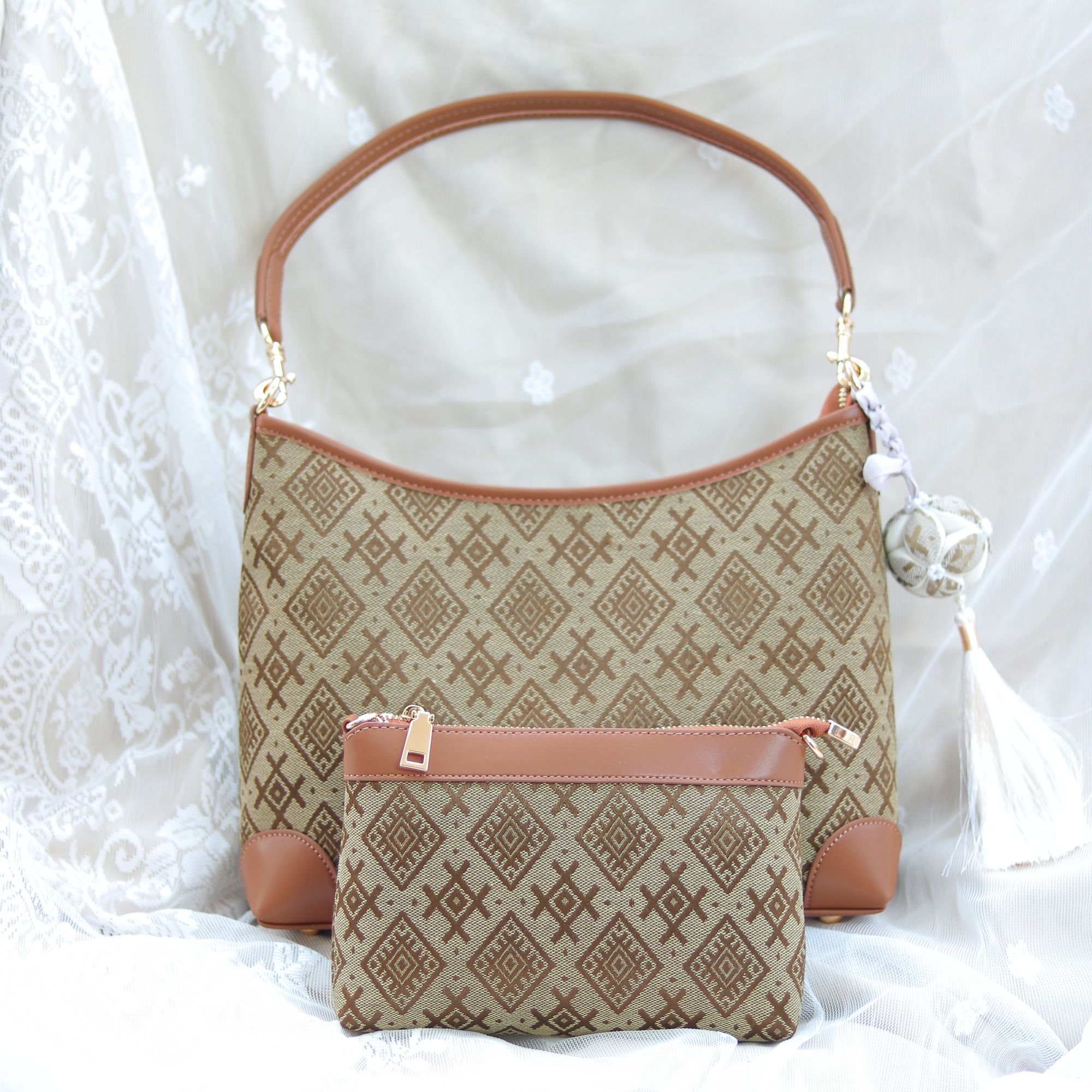 广西非遗壮锦包包流浪包女士单肩斜挎包百搭时尚民族风小众