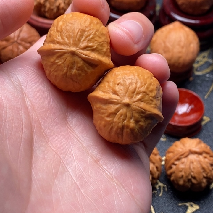 文玩核桃吊坠木鱼