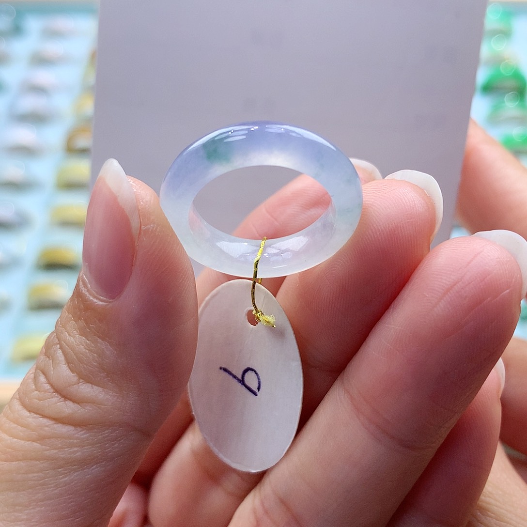 翡翠戒指未镶嵌9圈