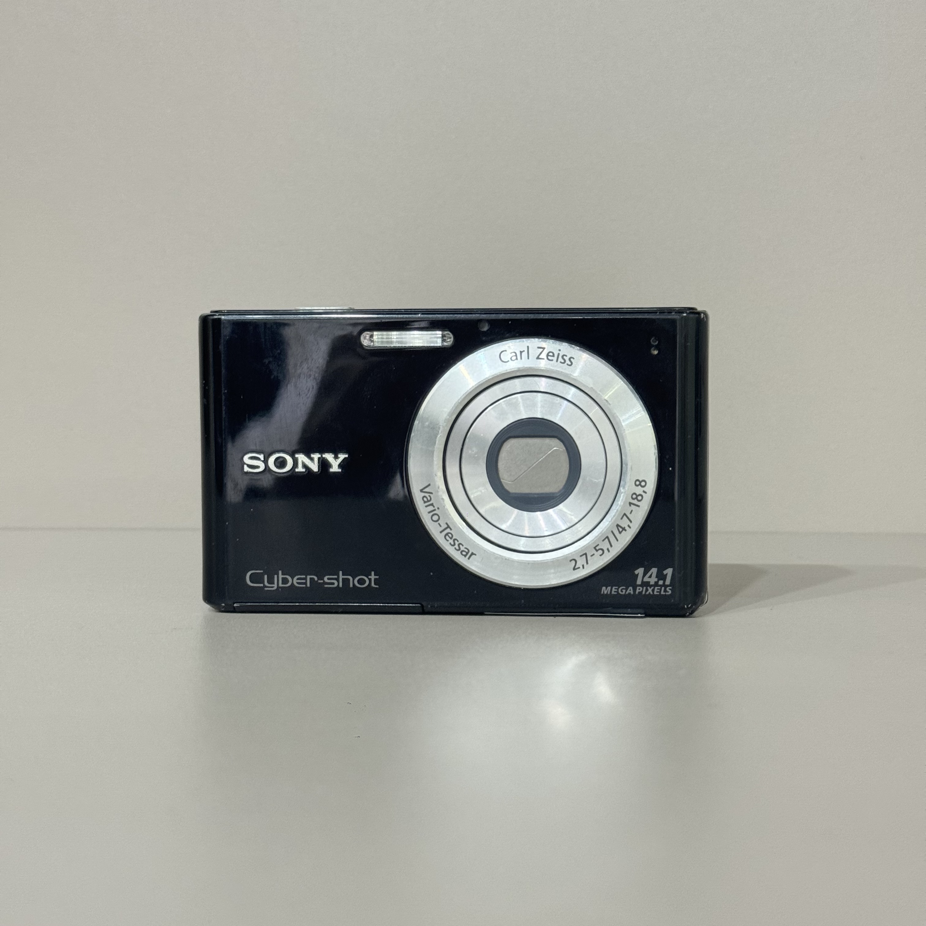 9新 Sony/索尼 W330黑色 屏瑕不影响出片 人白景浓 不支持试用