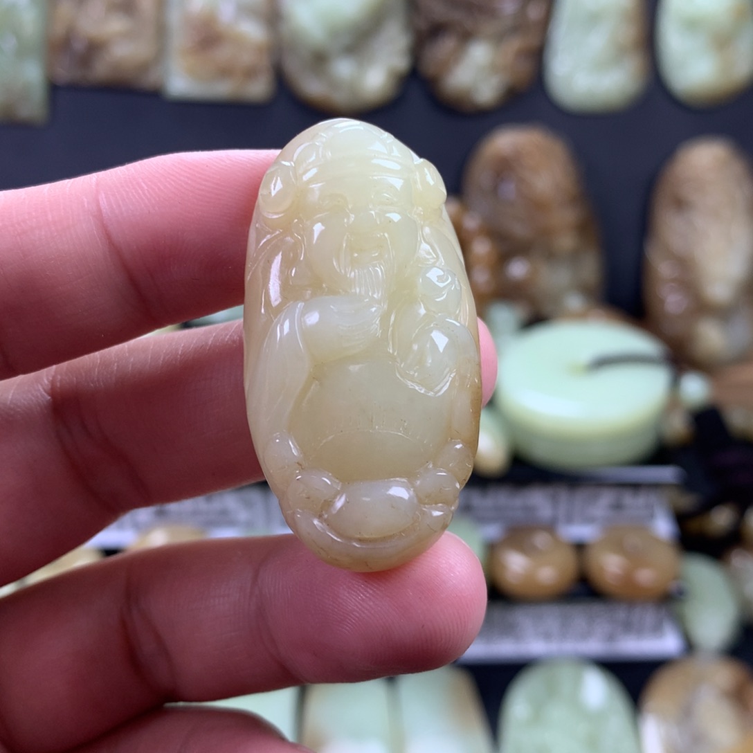 饰***颜和田玉未镶嵌颈饰