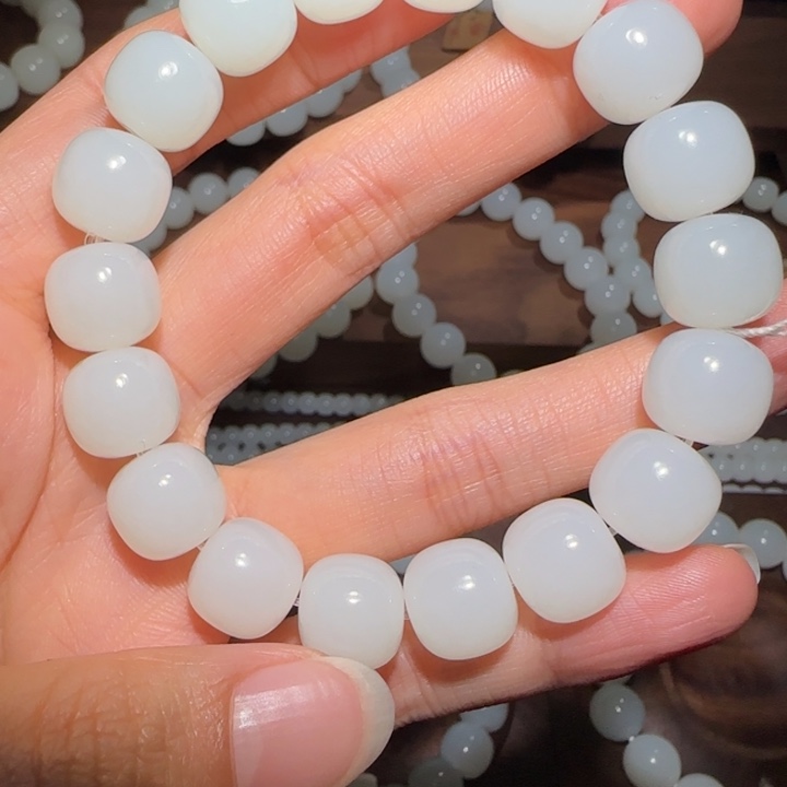 今***天和田玉（糖玉）未镶嵌手链