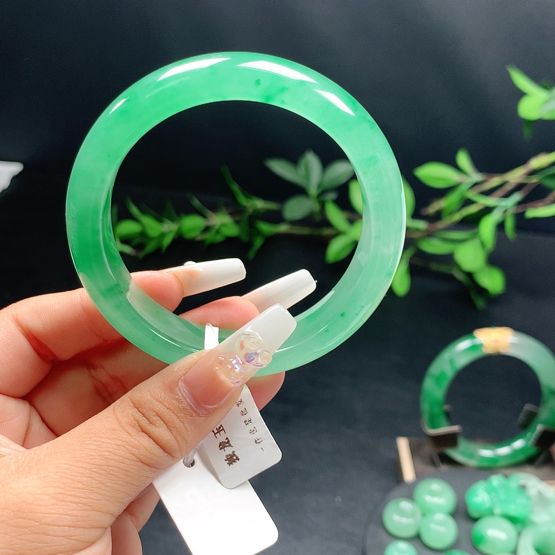 石英质玉镯子未镶嵌爪**生