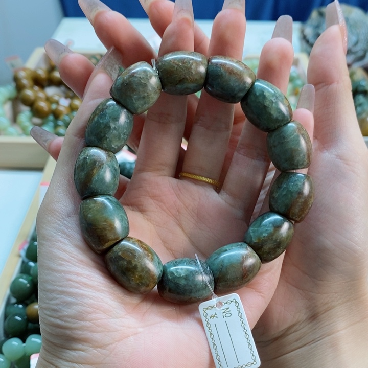 透闪石质玉手串未镶嵌恭****袋